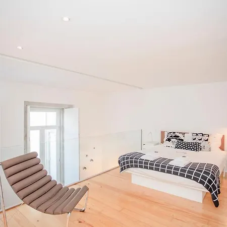 Liiiving In - Garden Light Mezzanine Porto