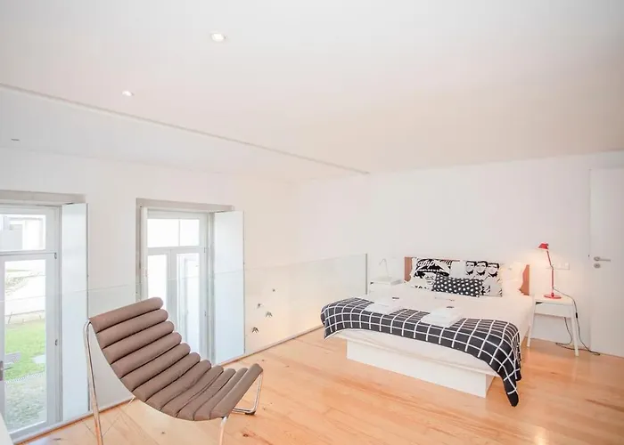 Liiiving In - Garden Light Mezzanine Porto