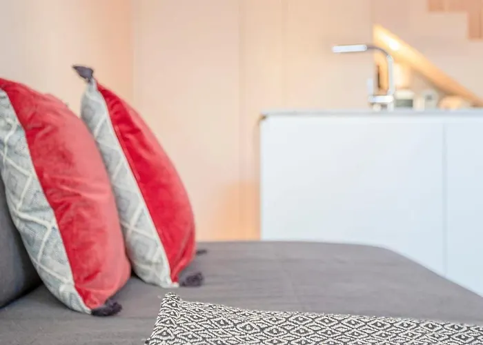 Liiiving In - Garden Light Mezzanine Apartman