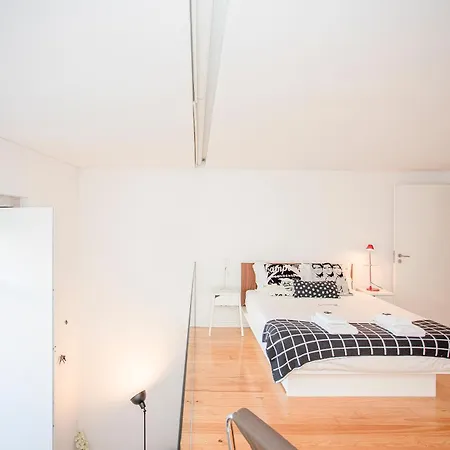 Liiiving In - Garden Light Mezzanine Appartement