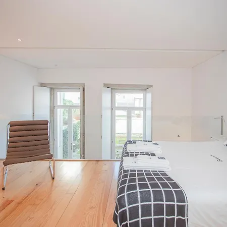 Liiiving In - Garden Light Mezzanine Appartement Oporto