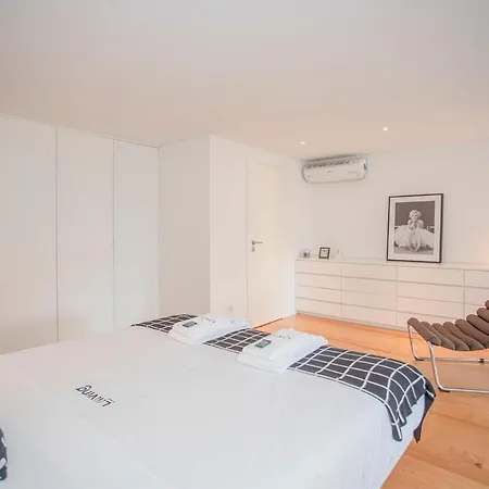 Liiiving In - Garden Light Mezzanine Apartment *