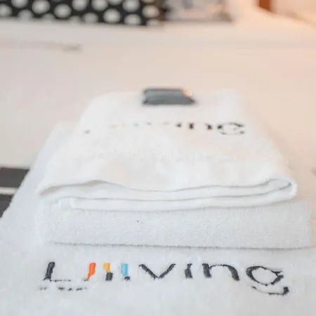 Liiiving In - Garden Light Mezzanine Appartement Oporto