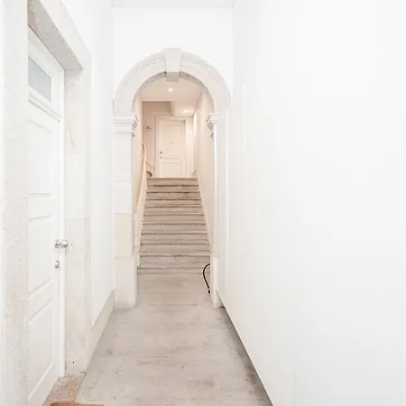Liiiving In - Garden Light Mezzanine Porto