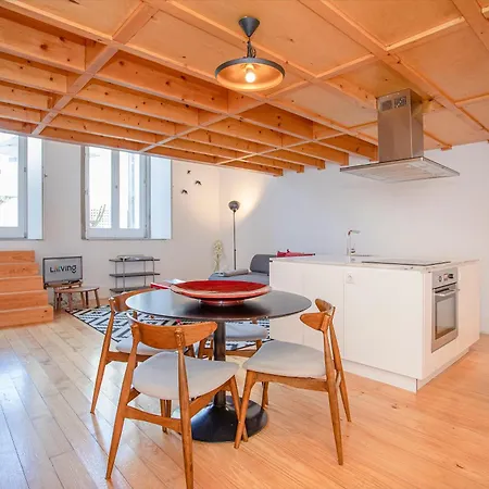 Liiiving In - Garden Light Mezzanine Apartment Porto