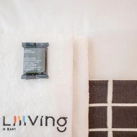 Liiiving In - Garden Light Mezzanine Apartment Porto