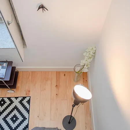 Liiiving In - Garden Light Mezzanine Porto