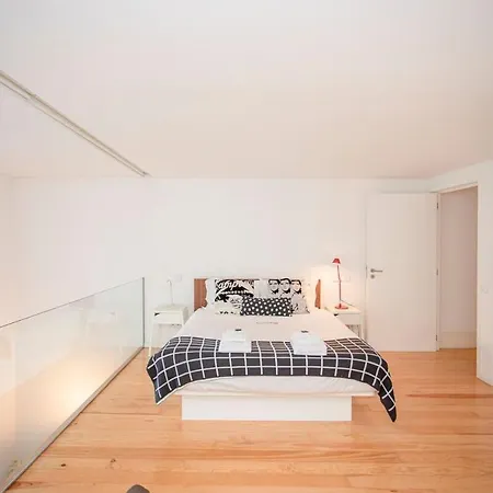 Liiiving In - Garden Light Mezzanine شقة بورتو