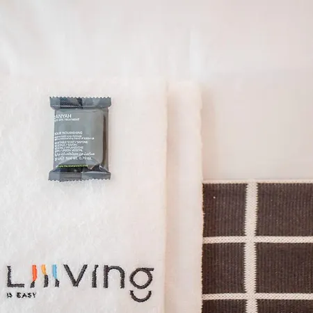 Liiiving In - Garden Light Mezzanine Apartament *