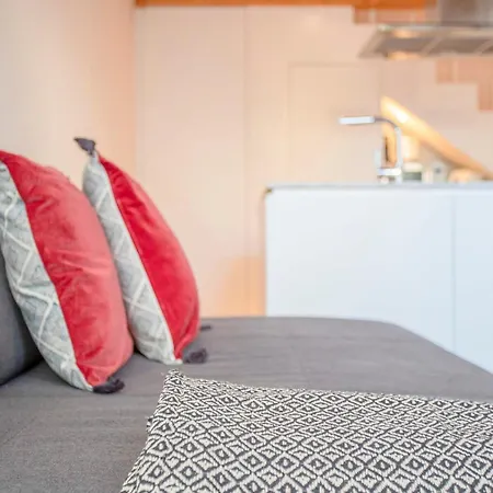 Liiiving In - Garden Light Mezzanine Apartament