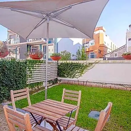 Liiiving In - Garden Light Mezzanine بورتو