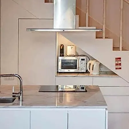 Liiiving In - Garden Light Mezzanine *