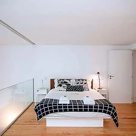 Liiiving In - Garden Light Mezzanine شقة *