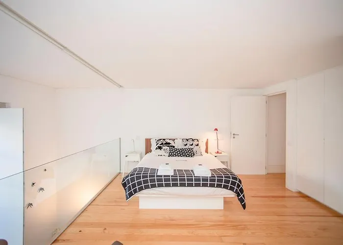 Liiiving In - Garden Light Mezzanine Appartamento Oporto