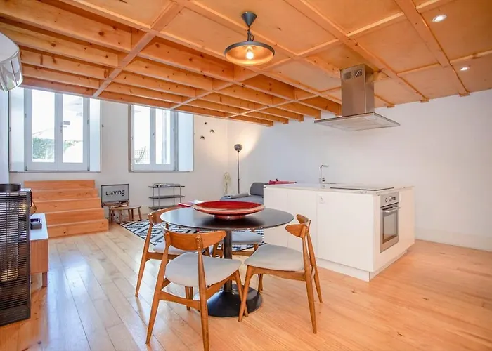 Liiiving In - Garden Light Mezzanine Apartment *