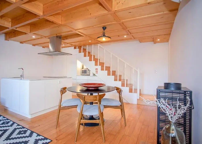 Liiiving In - Garden Light Mezzanine * Πόρτο