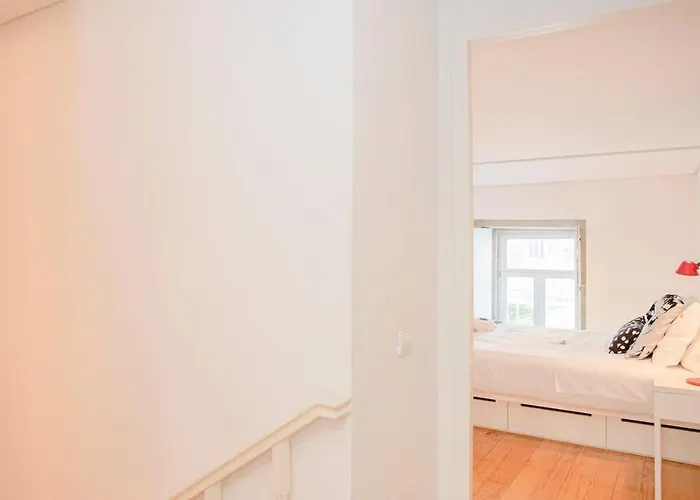 Liiiving In - Garden Light Mezzanine Oporto